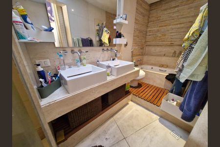 Apartamento à venda com 232m², 3 quartos e 2 vagas