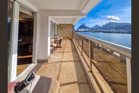 Apartamento à venda com 232m², 3 quartos e 2 vagas