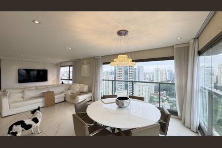 Apartamento à venda com 3 quartos, 131m² em Campo Belo, São Paulo