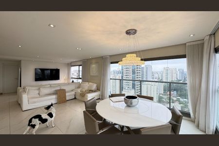 Apartamento à venda com 3 quartos, 131m² em Campo Belo, São Paulo