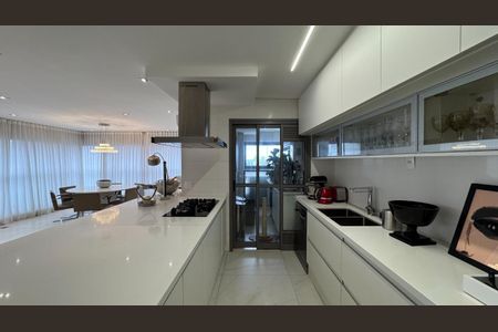 Apartamento à venda com 131m², 3 quartos e 2 vagas