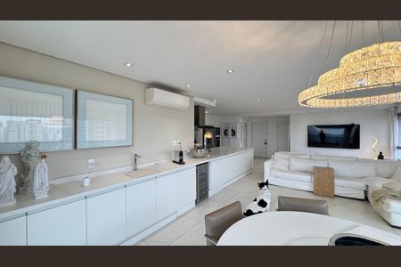 Apartamento à venda com 3 quartos, 131m² em Campo Belo, São Paulo