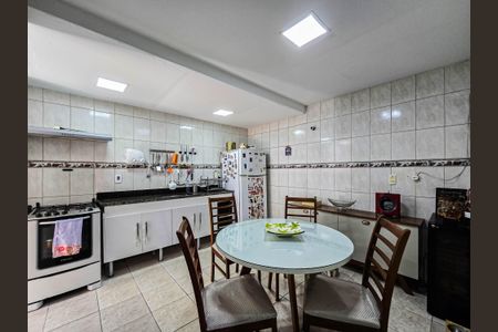 Apartamento para alugar com 98m², 2 quartos e 1 vagaCozinha