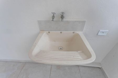 Casa para alugar com 90m², 2 quartos e 1 vagaÁrea de serviço 