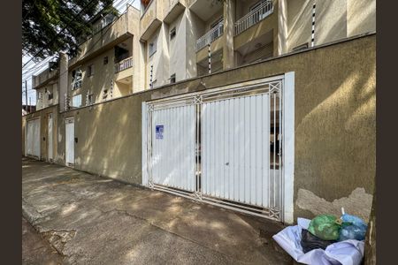 Apartamento para alugar com 90m², 2 quartos e 1 vagaFachada