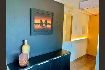 Apartamento para alugar com 31m², 1 quarto e 1 vaga Apartamento para alugar com 31m², 1 quarto e 1 vagaSala / Quarto