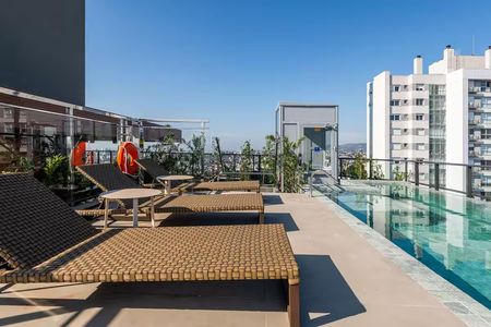 Apartamento para alugar com 31m², 1 quarto e 1 vaga Apartamento para alugar com 31m², 1 quarto e 1 vagaPiscina