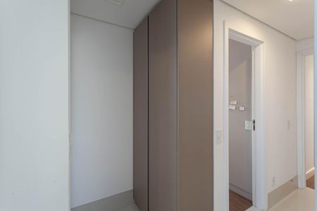 Apartamento à venda com 122m², 4 quartos e 3 vagasCorredor