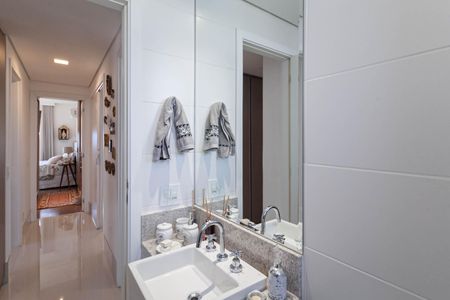 Apartamento à venda com 122m², 4 quartos e 3 vagasBanheiro social 