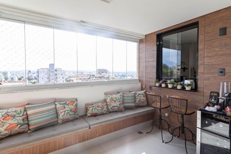 Apartamento à venda com 122m², 4 quartos e 3 vagasVaranda da sala