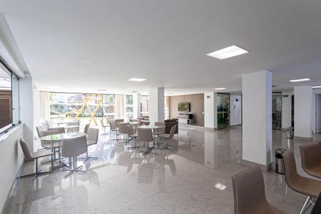 Apartamento à venda com 122m², 4 quartos e 3 vagasÁrea comum - Salão de festas