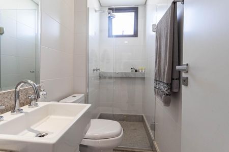 Apartamento à venda com 122m², 4 quartos e 3 vagasBanheiro social 