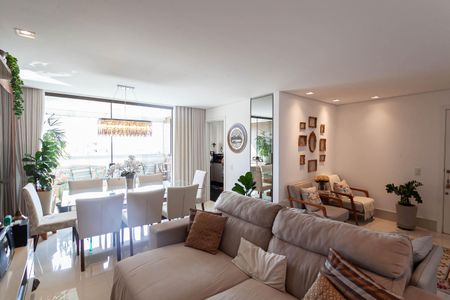 Apartamento à venda com 122m², 4 quartos e 3 vagasSala