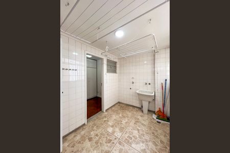 Apartamento para alugar com 146m², 3 quartos e 1 vagaÁrea de Serviço