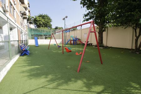 Apartamento à venda com 61m², 2 quartos e 1 vagaÁrea comum - Playground