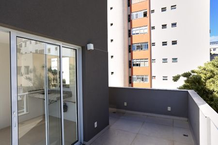 Apartamento para alugar com 95m², 1 quarto e 2 vagasVaranda