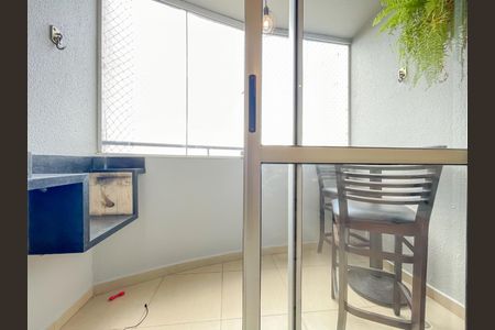Apartamento para alugar com 74m², 3 quartos e 1 vagaSacada