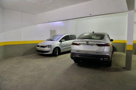Apartamento à venda com 120m², 4 quartos e 2 vagas Apartamento à venda com 120m², 4 quartos e 2 vagasVagas de Garagem