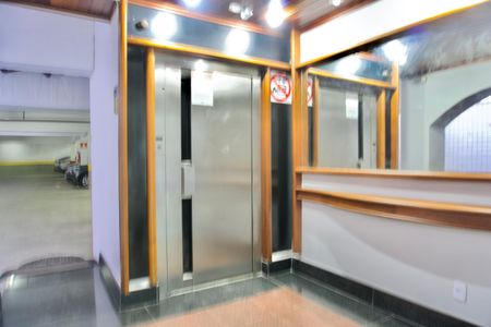 Apartamento à venda com 120m², 4 quartos e 2 vagas Apartamento à venda com 120m², 4 quartos e 2 vagasRecepção