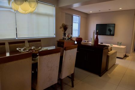 Apartamento à venda com 120m², 4 quartos e 2 vagas Apartamento à venda com 120m², 4 quartos e 2 vagasSala