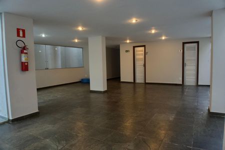 Apartamento à venda com 120m², 4 quartos e 2 vagas Apartamento à venda com 120m², 4 quartos e 2 vagasÁrea Comum - Salão de Festas