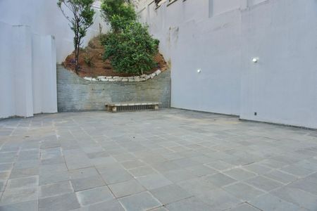 Apartamento à venda com 120m², 4 quartos e 2 vagas Apartamento à venda com 120m², 4 quartos e 2 vagasÁrea Comum - Salão de Festas