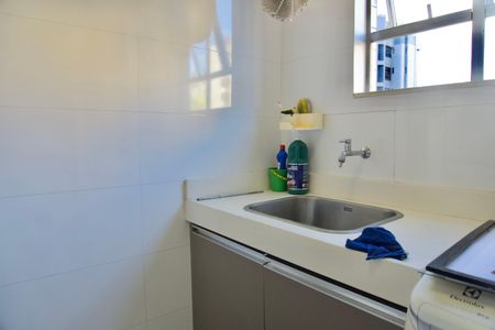 Apartamento à venda com 120m², 4 quartos e 2 vagas Apartamento à venda com 120m², 4 quartos e 2 vagasÁrea de Serviço