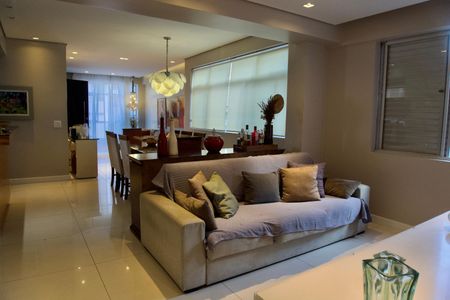 Apartamento à venda com 120m², 4 quartos e 2 vagas Apartamento à venda com 120m², 4 quartos e 2 vagasSala