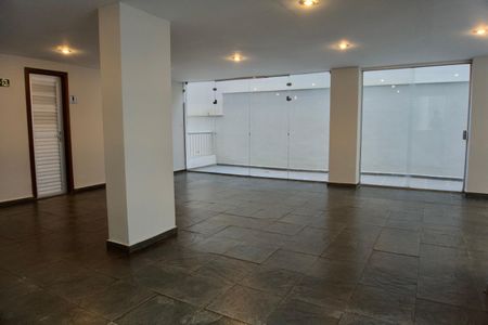 Apartamento à venda com 120m², 4 quartos e 2 vagas Apartamento à venda com 120m², 4 quartos e 2 vagasÁrea Comum - Salão de Festas