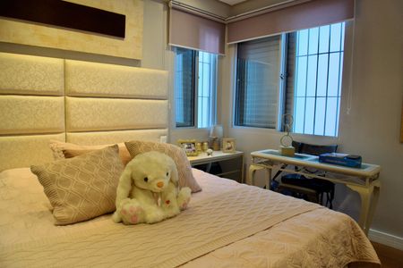 Apartamento à venda com 120m², 4 quartos e 2 vagas Apartamento à venda com 120m², 4 quartos e 2 vagasSuíte
