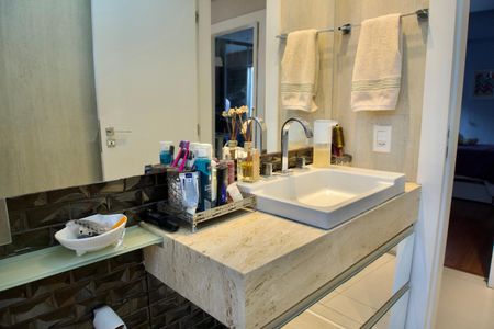 Apartamento à venda com 120m², 4 quartos e 2 vagas Apartamento à venda com 120m², 4 quartos e 2 vagasBanheiro