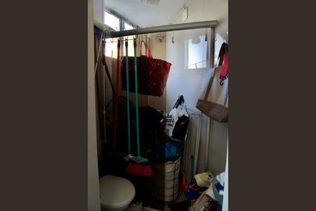 Apartamento à venda com 120m², 4 quartos e 2 vagas Apartamento à venda com 120m², 4 quartos e 2 vagasÁrea de Serviço - Banheiro