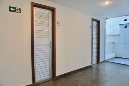 Apartamento à venda com 120m², 4 quartos e 2 vagas Apartamento à venda com 120m², 4 quartos e 2 vagasÁrea Comum - Salão de Festas