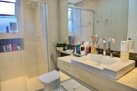 Apartamento à venda com 120m², 4 quartos e 2 vagas Apartamento à venda com 120m², 4 quartos e 2 vagasBanheiro
