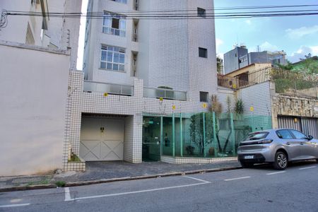 Apartamento à venda com 120m², 4 quartos e 2 vagas Apartamento à venda com 120m², 4 quartos e 2 vagasFachada do Prédio