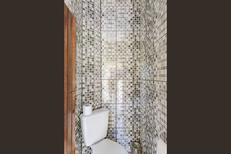 Banheiro de serviço de casa à venda com 4 quartos, 150m² em Vila Brasilio Machado, São Paulo