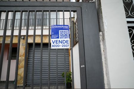 Casa à venda com 150m², 2 quartos e 2 vagas Casa à venda com 150m², 2 quartos e 2 vagasPlaca + Fachada