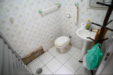 Casa à venda com 150m², 2 quartos e 2 vagas Casa à venda com 150m², 2 quartos e 2 vagasBanheiro de Serviço