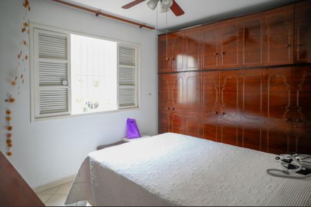 Casa à venda com 150m², 2 quartos e 2 vagas Casa à venda com 150m², 2 quartos e 2 vagasQuarto 2