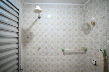 Casa à venda com 150m², 2 quartos e 2 vagas Casa à venda com 150m², 2 quartos e 2 vagasBanheiro de Serviço
