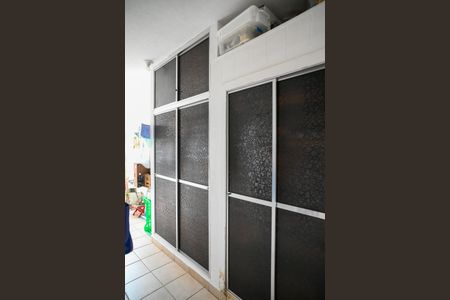 Casa à venda com 150m², 2 quartos e 2 vagas Casa à venda com 150m², 2 quartos e 2 vagasÁrea de Serviço