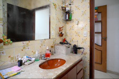 Casa à venda com 150m², 2 quartos e 2 vagas Casa à venda com 150m², 2 quartos e 2 vagasBanheiro