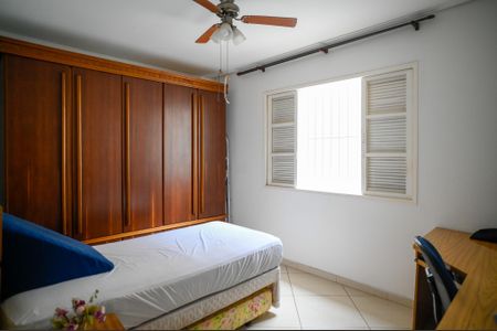 Casa à venda com 150m², 2 quartos e 2 vagas Casa à venda com 150m², 2 quartos e 2 vagasQuarto 1