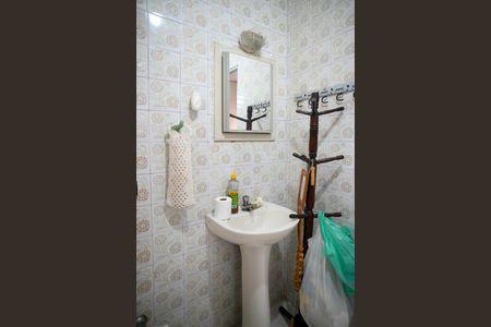 Casa à venda com 150m², 2 quartos e 2 vagas Casa à venda com 150m², 2 quartos e 2 vagasBanheiro de Serviço
