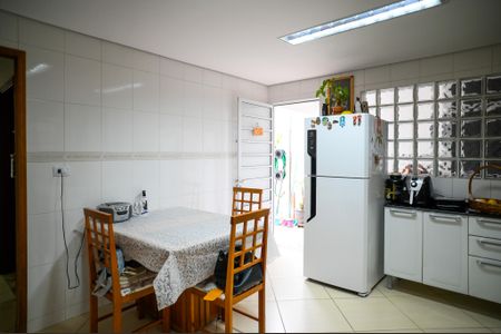 Casa à venda com 150m², 2 quartos e 2 vagas Casa à venda com 150m², 2 quartos e 2 vagasCozinha