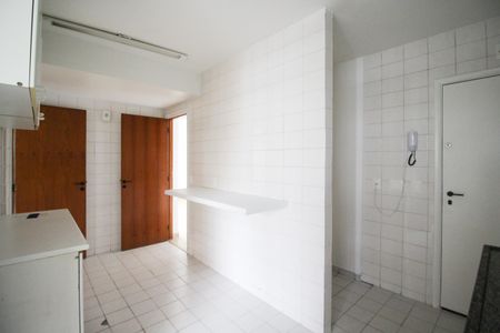 Apartamento para alugar com 114m², 3 quartos e 2 vagasCozinha