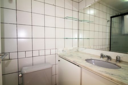 Apartamento para alugar com 85m², 3 quartos e 1 vaga Apartamento para alugar com 85m², 3 quartos e 1 vagaBanheiro da Suíte