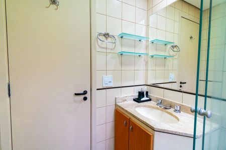 Banheiro de apartamento à venda com 1 quarto, 28m² em Vila Monte Alegre, São Paulo