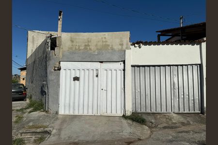 Casa para alugar com 130m², 3 quartos e 3 vagas Casa para alugar com 130m², 3 quartos e 3 vagasFachada