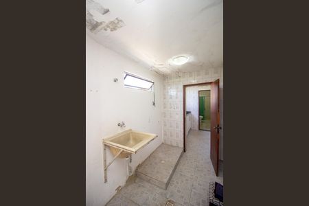 Casa para alugar com 130m², 3 quartos e 3 vagas Casa para alugar com 130m², 3 quartos e 3 vagasCozinha e Área de Serviço